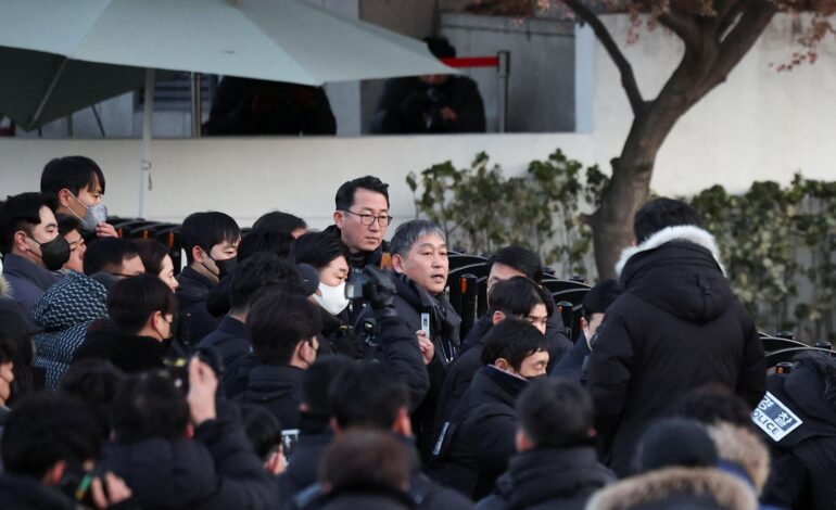 La detención del presidente de Corea del Sur queda suspendida tras los choques entre la Policía y su servicio de seguridad