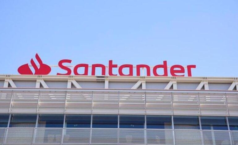 Santander elimina la figura de los jefes regionales y cambia a sus consejeros delegados de Estados Unidos y Chile