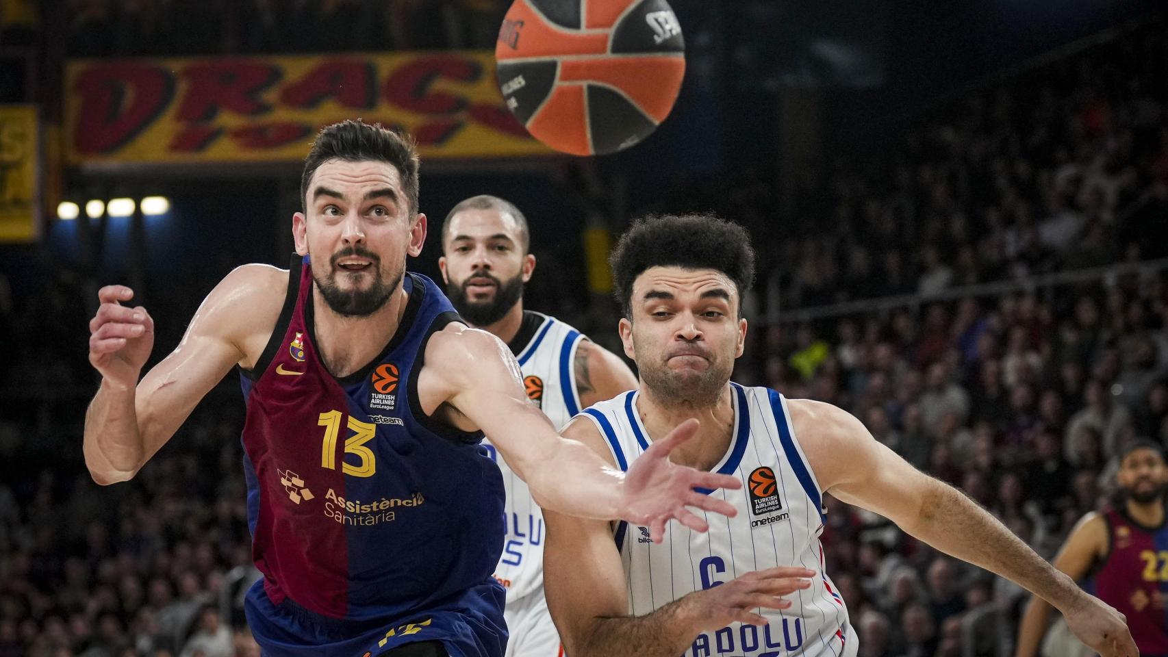 El Barça se pone el mono de trabajo para doblegar al Anadolu Efes y meterse en los playoff de la Euroliga