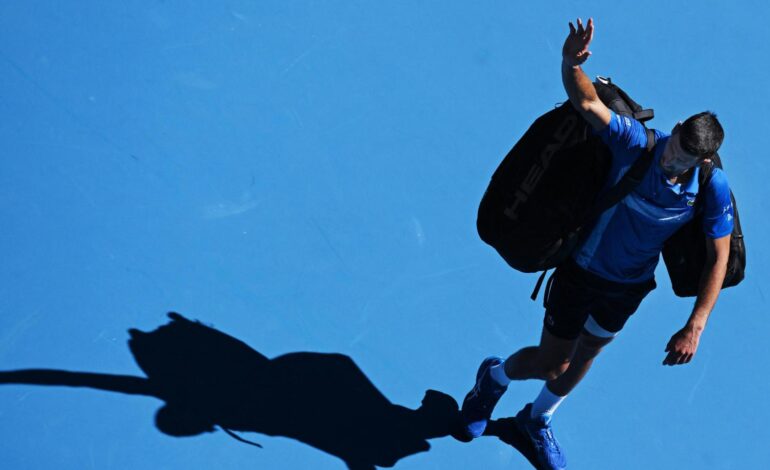 Djokovic se retira de la semifinal del Open de Australia tras perder el primer set ante Alexander Zverev: 6-7 (5)