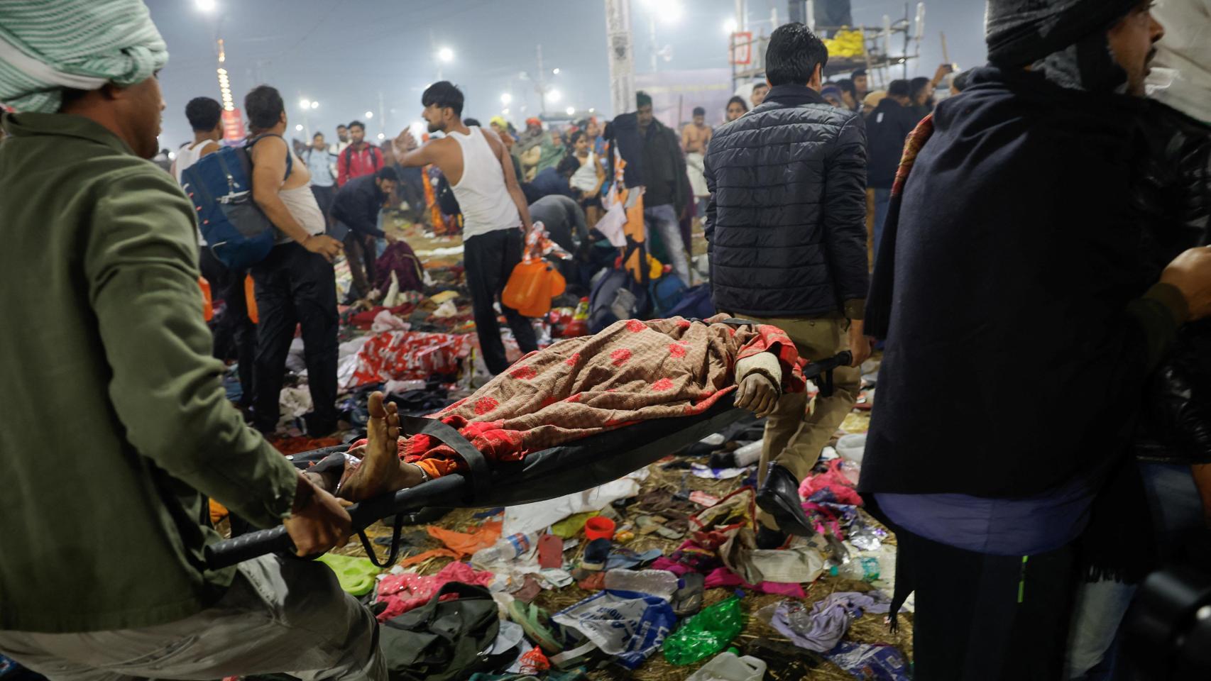 Al menos siete muertos y una decena de heridos por una estampida en el festival hindú de Kumbh Mela en la India