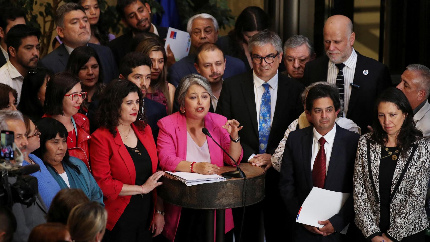 El Parlamento de Chile aprueba la reforma de las pensiones de Gabriel Boric que incluye la creación de un seguro social