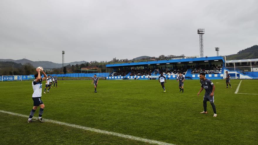 tarde de fútbol en el estadio moscón