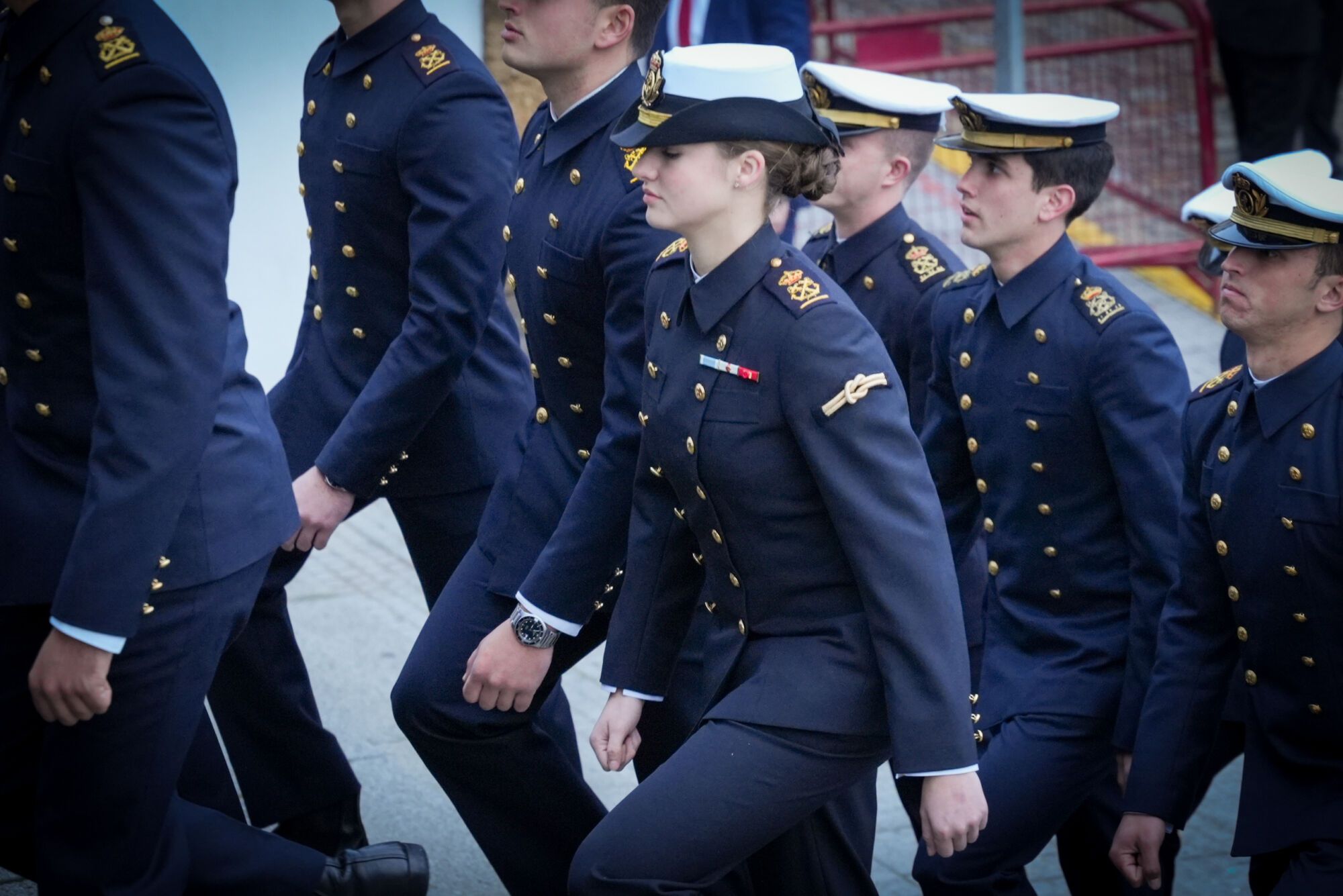 La Princesa de Asturias, Leonor de Borbón, antes de la salida en el Juan Sebastián Elcano. El 11 de enero de 2025 en Cádiz, Andalucía (España). Los Reyes Felipe VI y Letizia, junto con la ministra de Defensa, Margarita Robles, presiden el acto de despedida del buque escuela 'Juan Sebastián de Elcano' en el Puerto de Cádiz. En esta ocasión histórica, la Princesa de Asturias, Leonor de Borbón, embarcará como guardiamarina de primera. Al acto también asistirá el presidente de la Junta de Andalucía, Juanma Moreno. 11 DE ENERO DE 2025 Francisco J. Olmo / Europa Press 11/01/2025. LEONOR DE BORBÓN Y ORTIZ;Francisco J. Olmo;category_code_new;