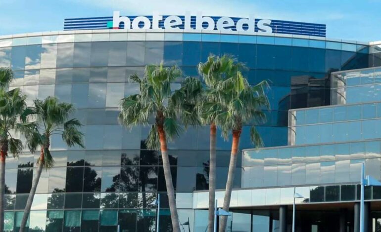 Hotelbeds entrega 210 millones a su cúpula y advierte sobre el fisco español en su salida a Bolsa