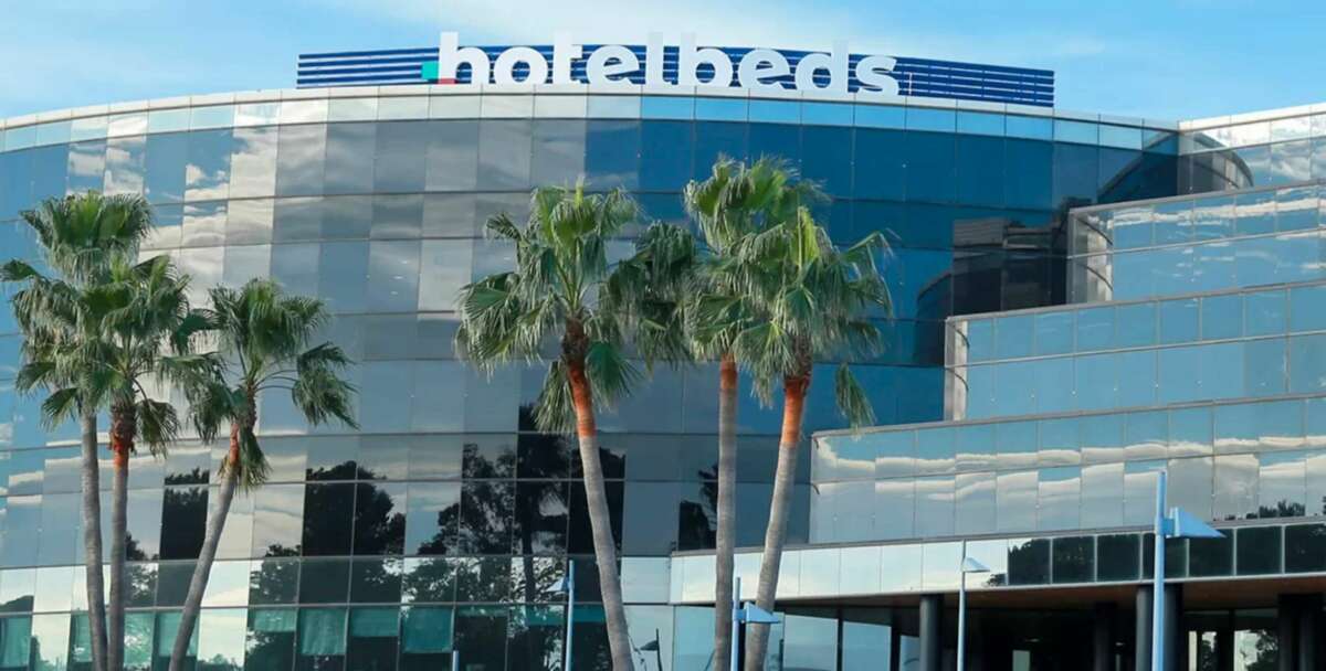 Hotelbeds entrega 210 millones a su cúpula y advierte sobre el fisco español en su salida a Bolsa