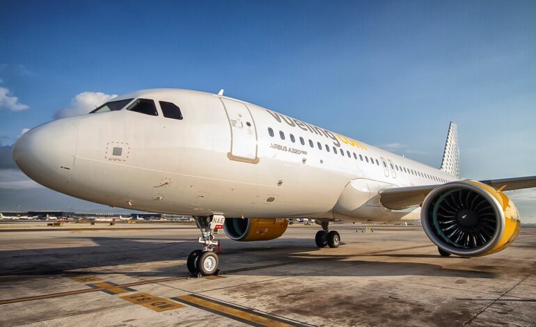 Vueling presenta en Fitur una experiencia inmersiva que recrea su centro de operaciones