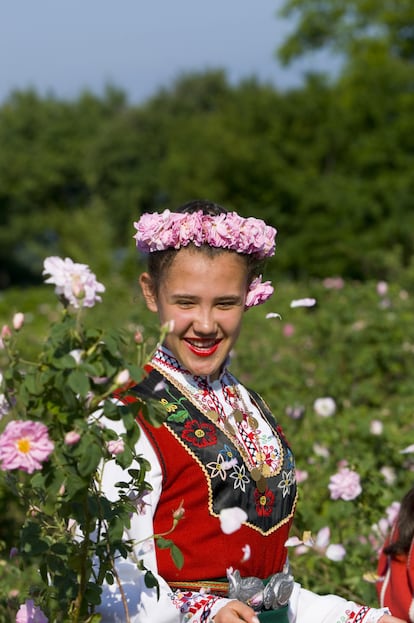 En la localidad de Kazanlak, al este del Valle de las Rosas, se celebra una de las mayores fiestas en su honor.