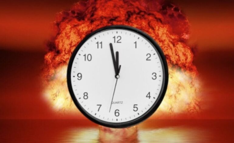 El Doomsday Clock 2025 avanza a 89 segundos