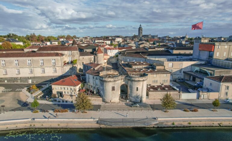 Francia: Cognac, la pequeña ciudad francesa que ha conquistado el mundo con el elixir de reyes | Escapadas por Europa | El Viajero