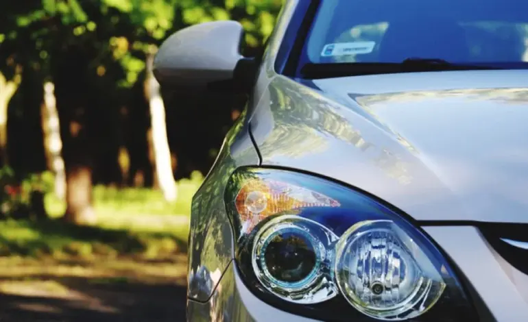 Ni Aurgi, ni Norauto, ni FeuVert… LIDL tiene el kit para pulir los faros de tu coche por menos de 10 euros