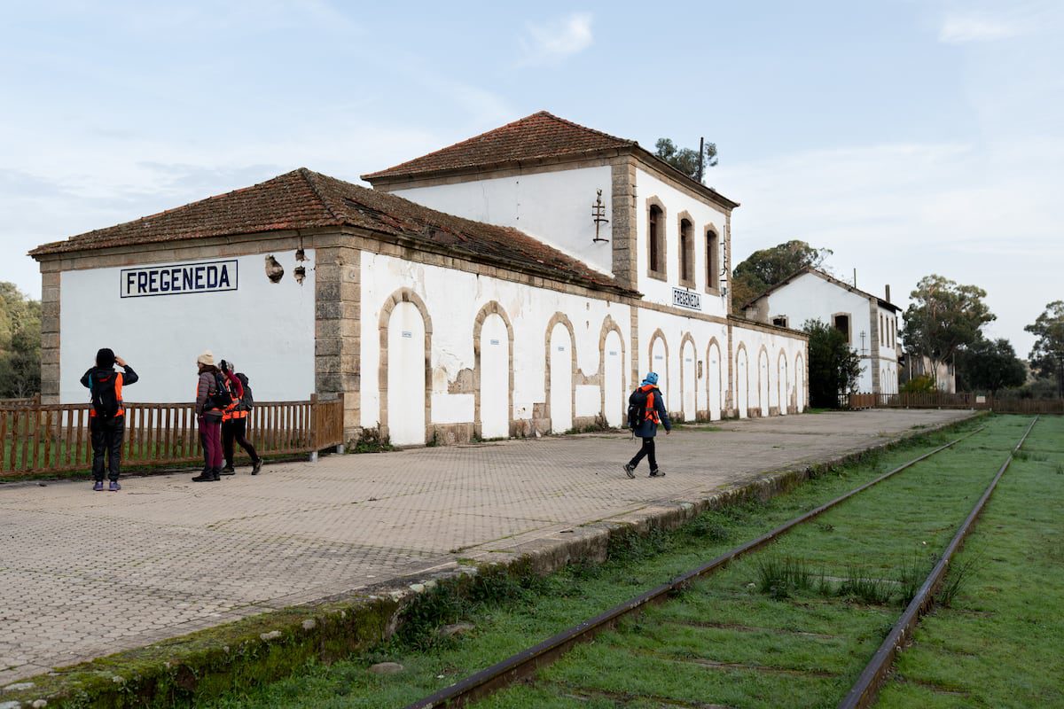 Un camino de hierro para descubrir las Arribes del Duero | Guía El Viajero 2025