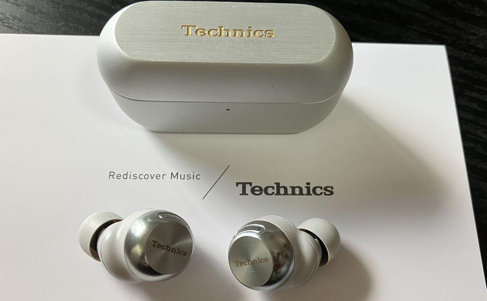 Auriculares Technics EAH-AZ100 con su caja