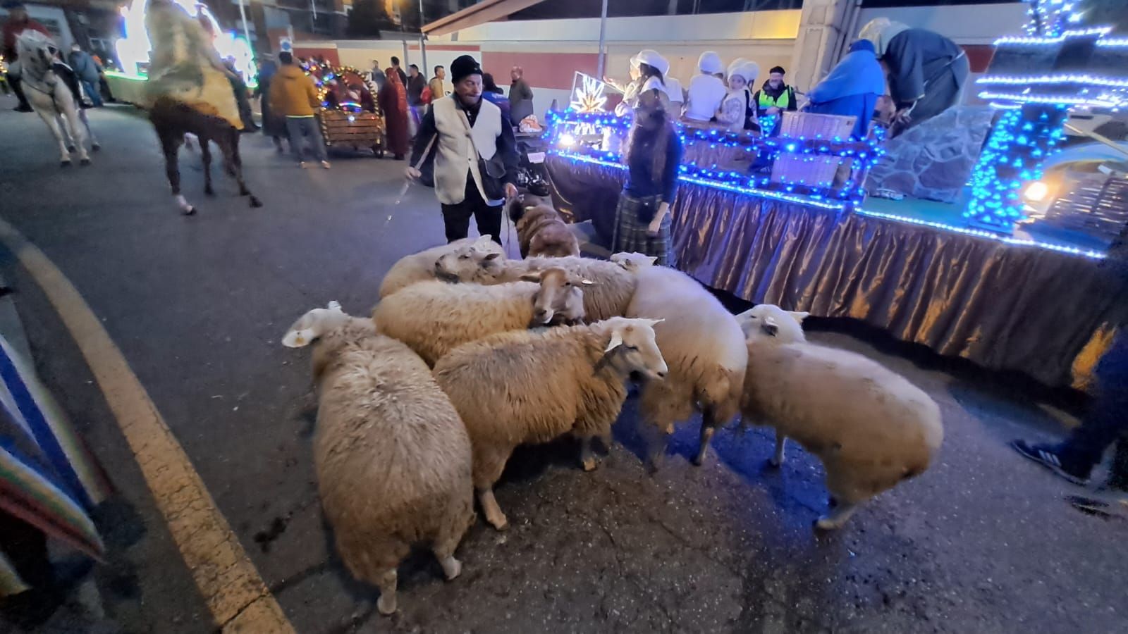 Así fueron las cabalgatas en Mieres y Langreo