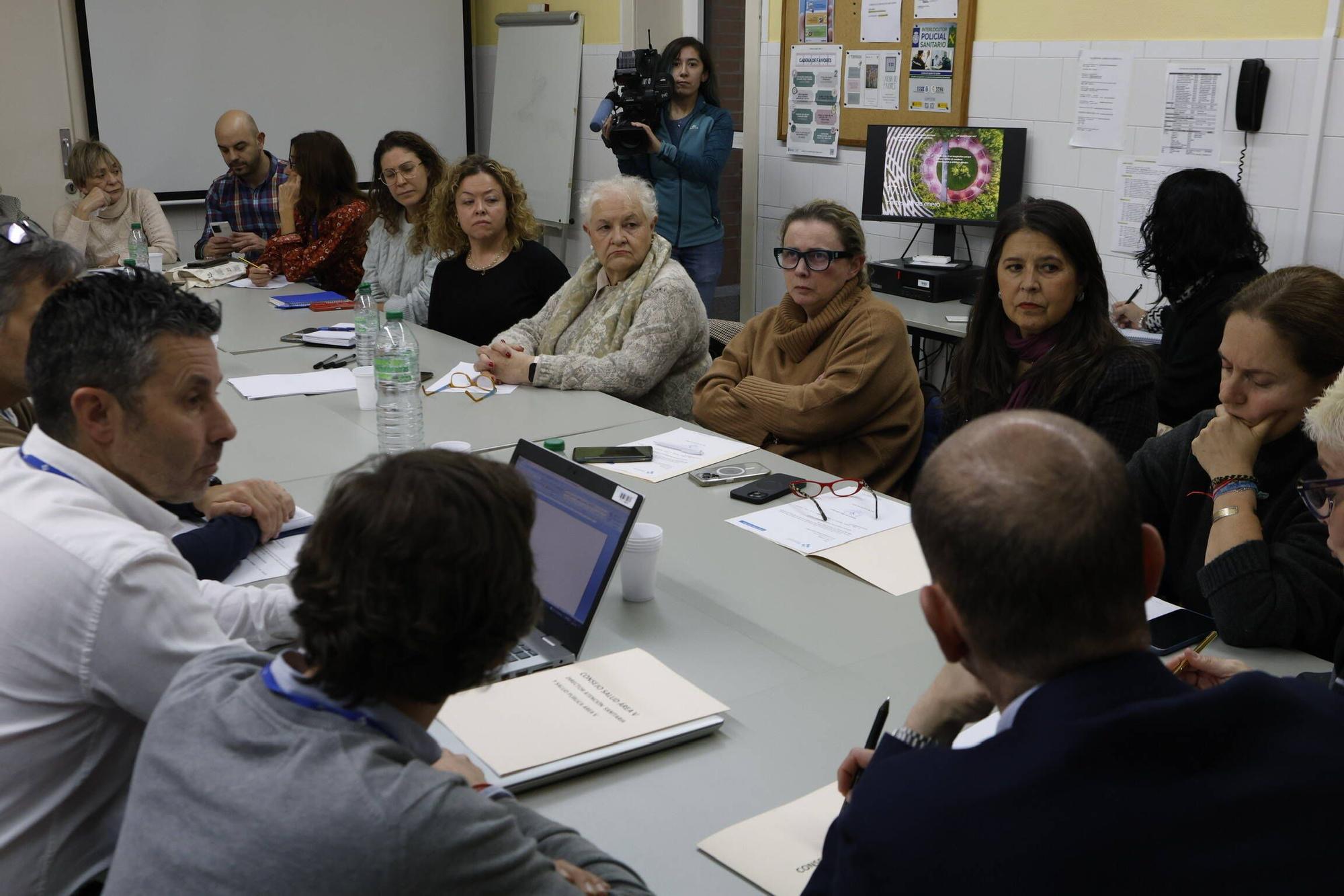 El Consejo de Salud celebrado en Gijón después del paro de la expansión de Cabueñes, en imágenes