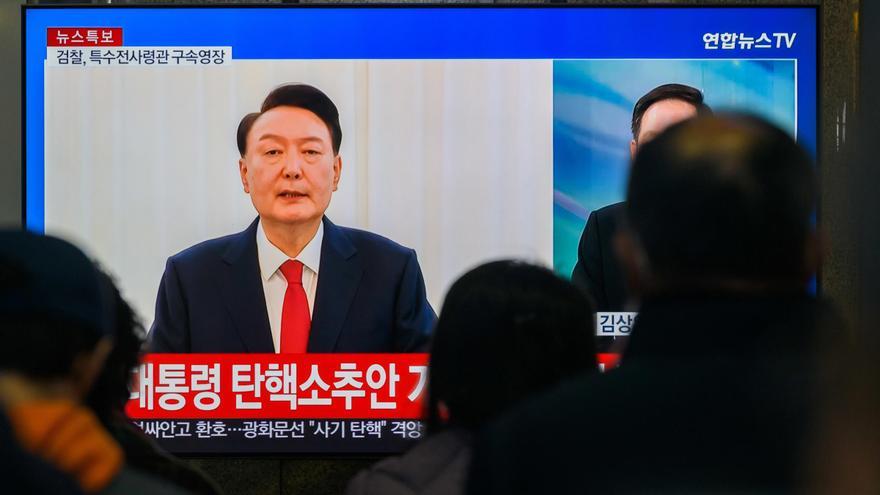 YOOK SUK SEOL | Detenido el predidente de Corea del Sur, Yoon Suk Yeol, por la declaración de la ley marcial en diciembre