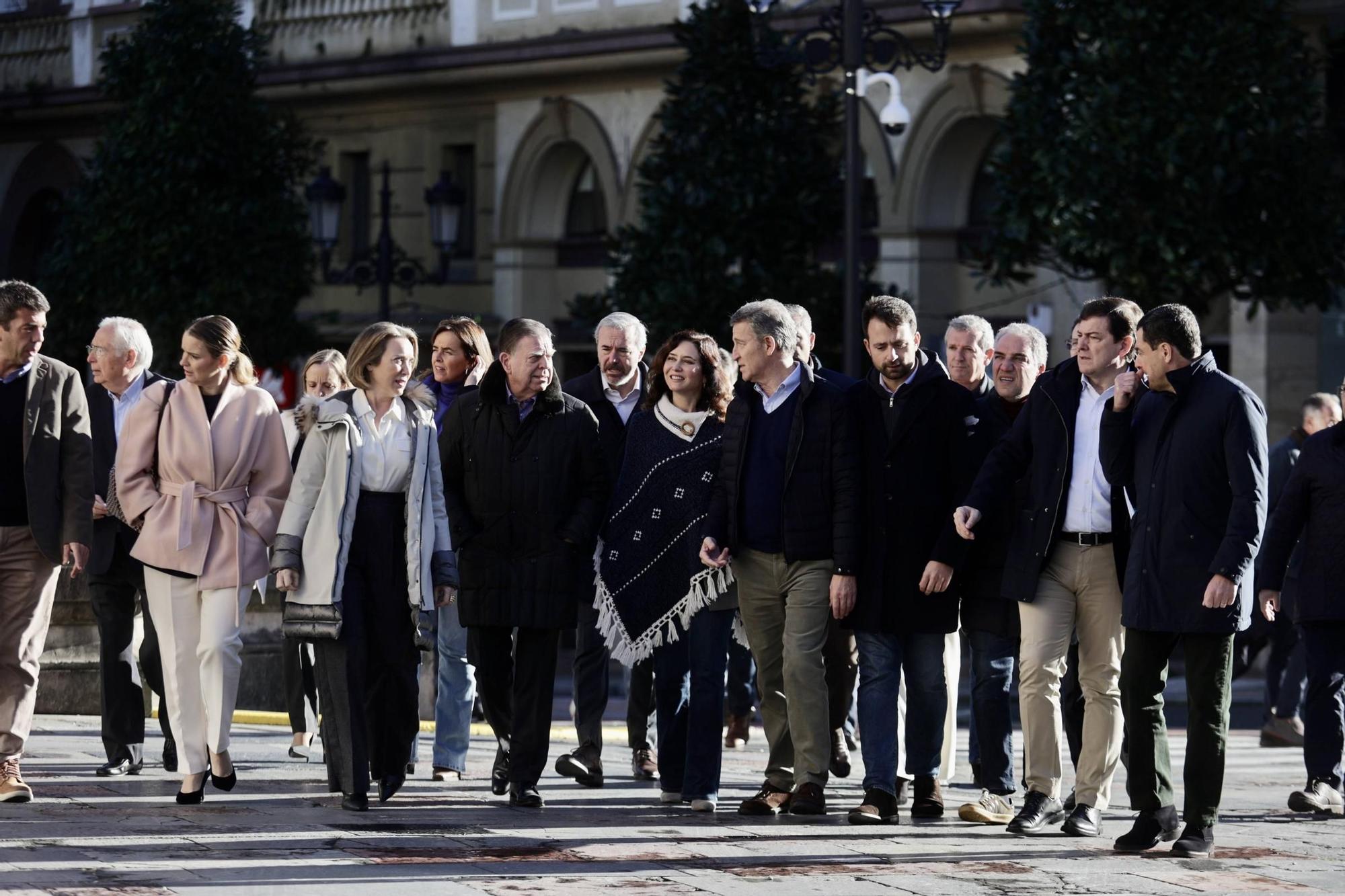 Feijóo clausura junto a Álvaro Queipo en Oviedo el acto de presentación de la 'Declaración de Asturias'