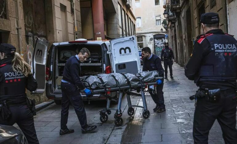 Un detenido por la muerte de un joven apuñalado en un domicilio de Barcelona