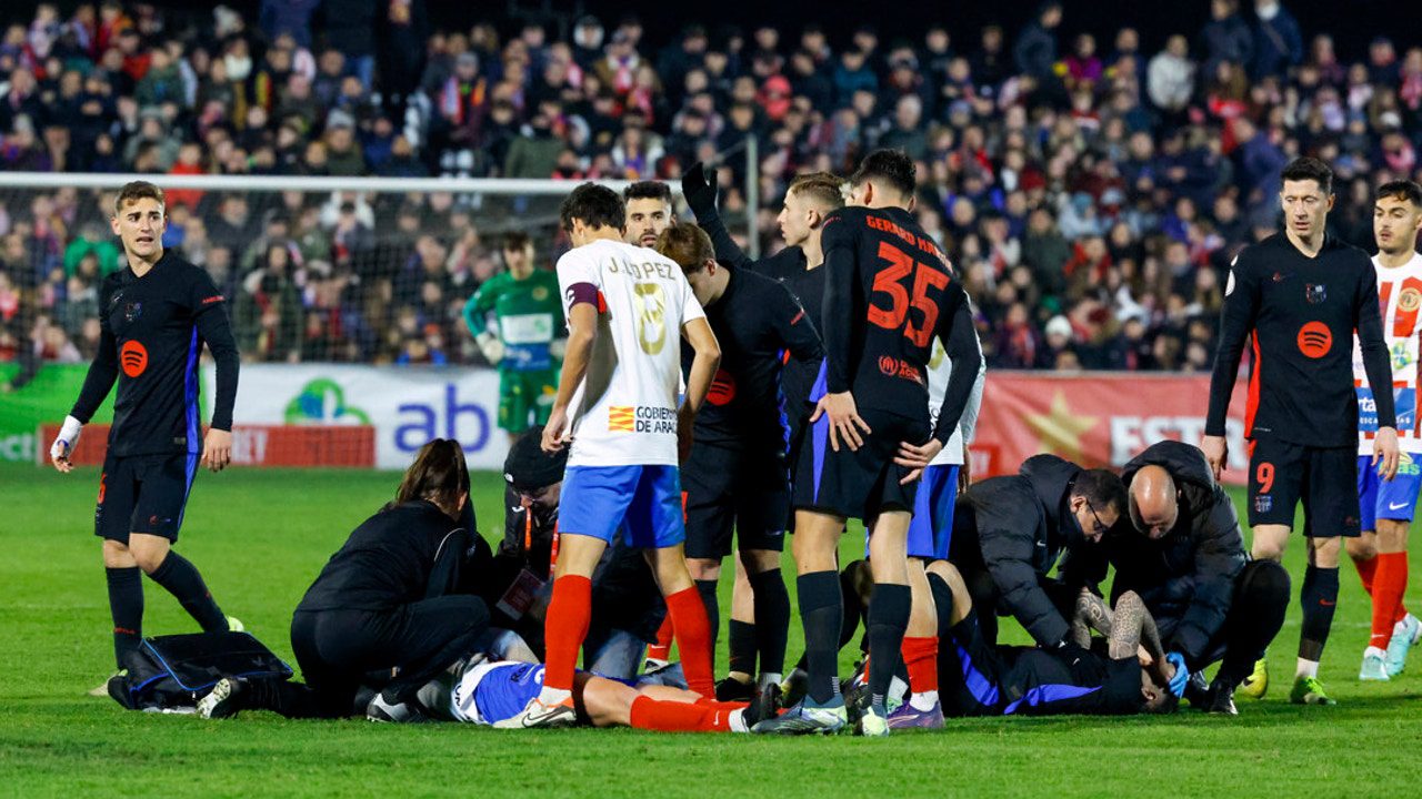 El escalofriante choque entre Jaime Ara e Iñigo Martínez que dejó inconsciente al jugador del Barbastro