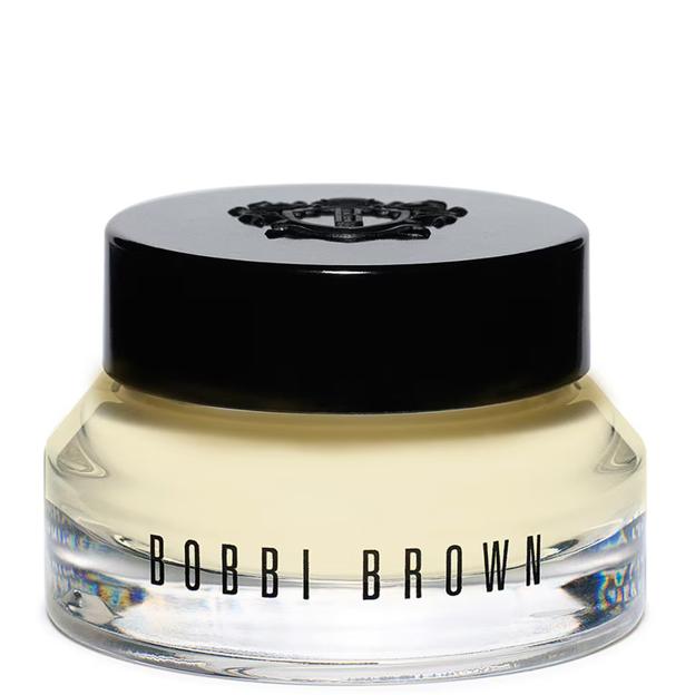 Base de maquillaje enriquecida con vitaminas de Bobbi Brown.