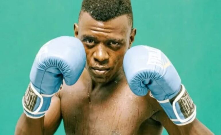 Muere el boxeador Hassan Mgaya a los 29 años tras colapsar en pleno combate