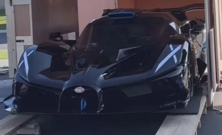 El primer Bugatti Bolide ha llegado como regalo de Reyes Magos. Y no podía ser a otra persona