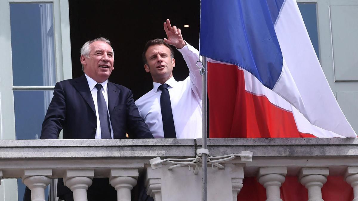 François Bayrou se enfrenta a su primer discurso ante la Asamblea Nacional bajo la amenaza de una moción