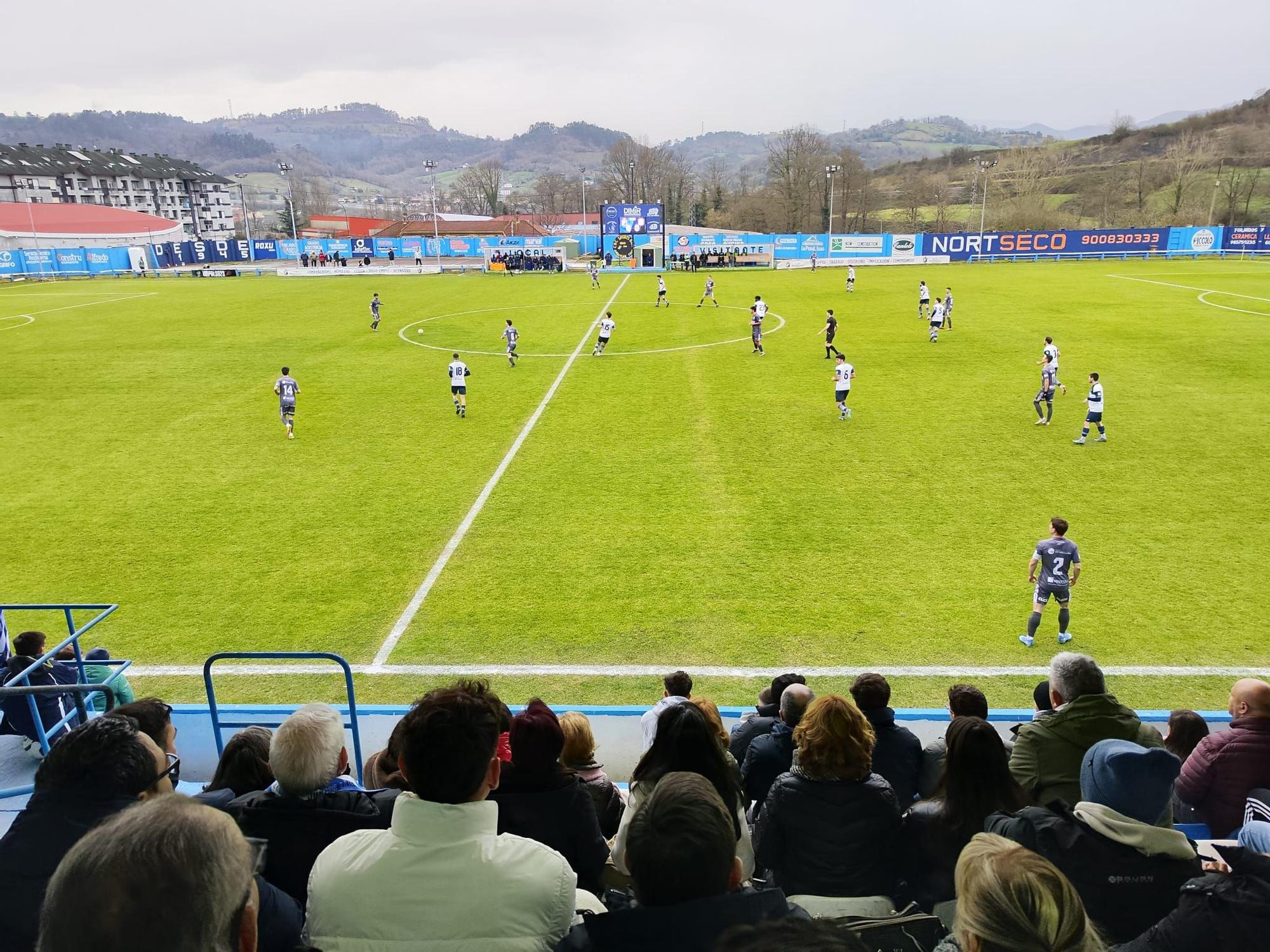 En imágenes: tarde de fútbol en la cancha de Moscón