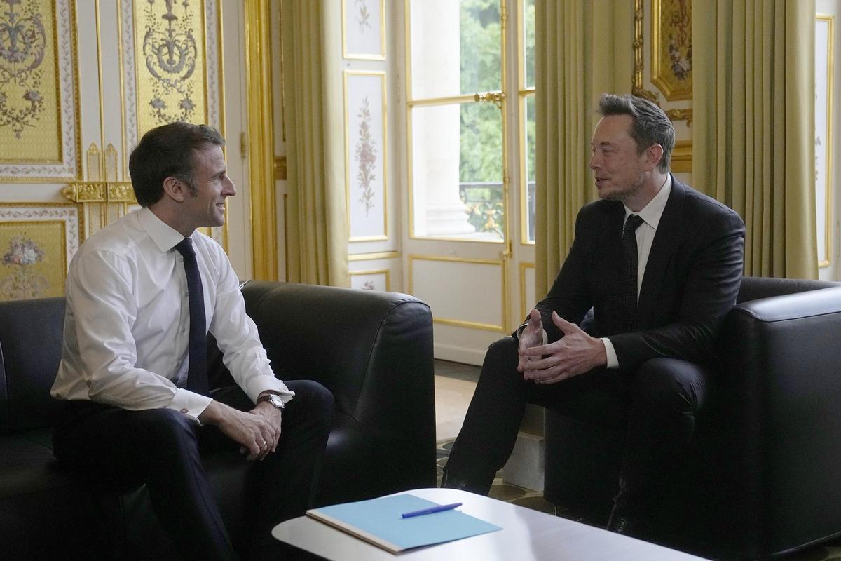 Emmanuel Macron se reúne con Elon Musk en el Palacio del Elíseo, el 15 de mayo de 2023.