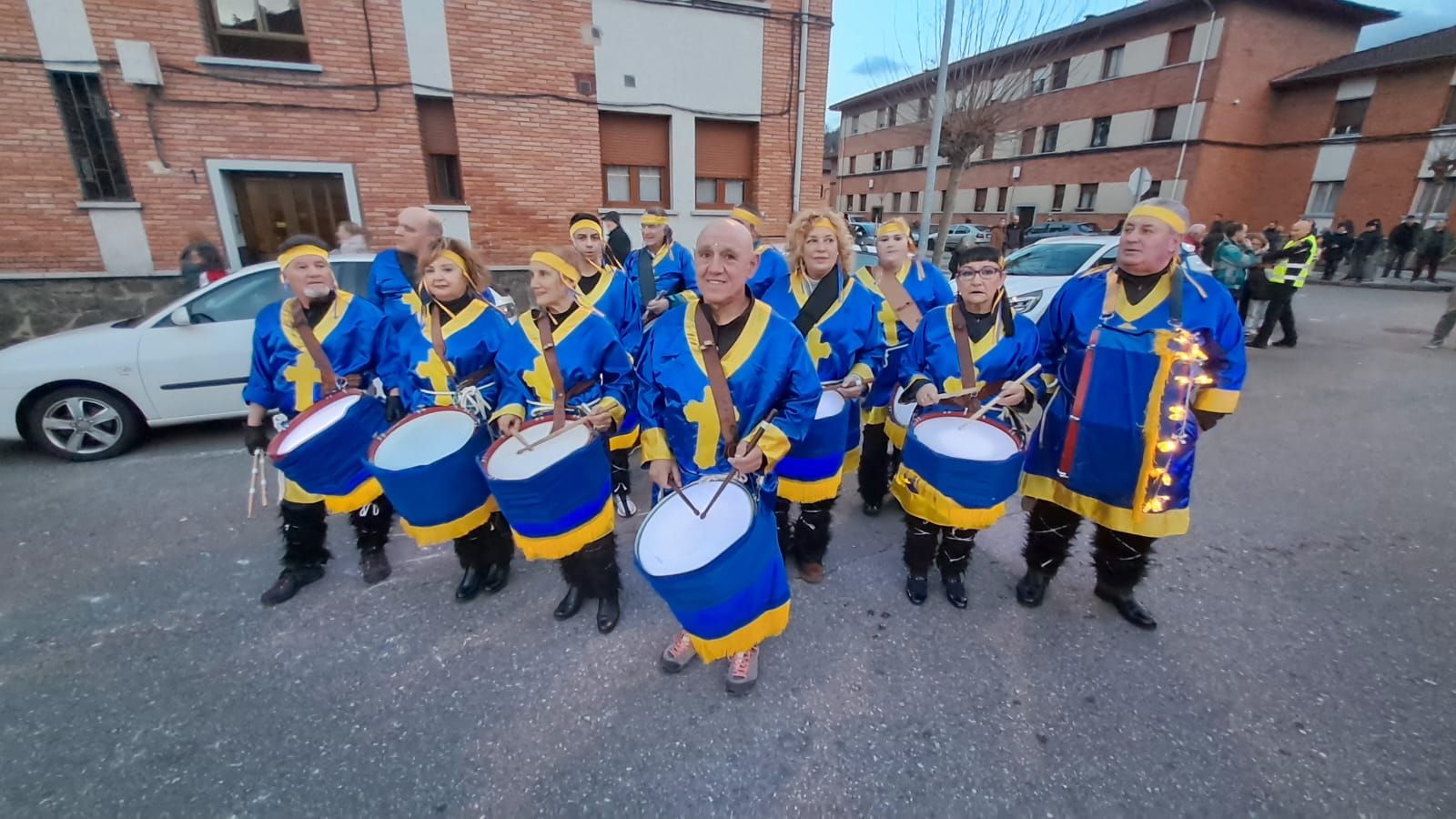 Así fueron las cabalgatas en Mieres y Langreo