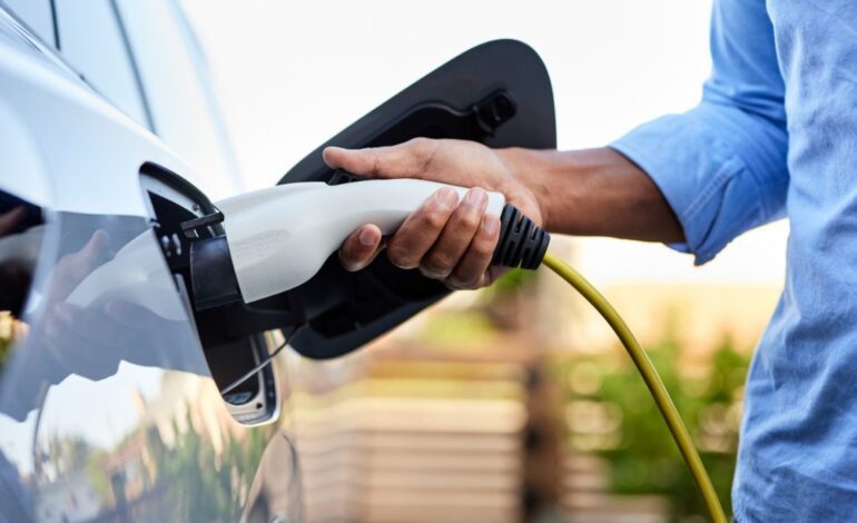 Llegan las rebajas y esta es la manera más barata de cargar un coche eléctrico