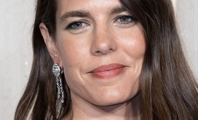 Por qué el corte de pelo de Carlota Casiraghi es el cambio de look perfecto para inaugurar el 2025