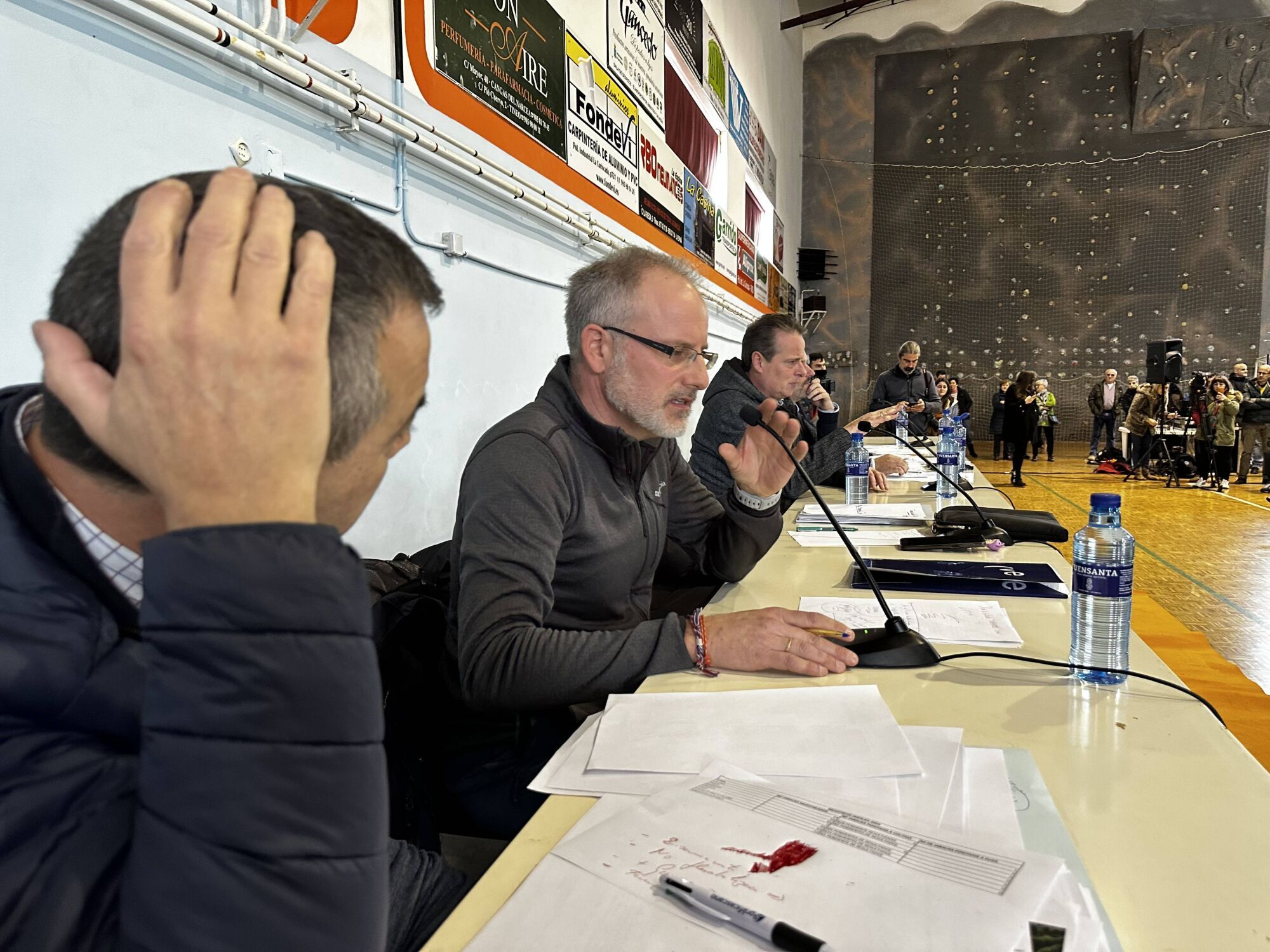 EN FOTOS: Tensión entre ganaderos y el Principado en Tineo por las medidas contra la tuberculosis bovina