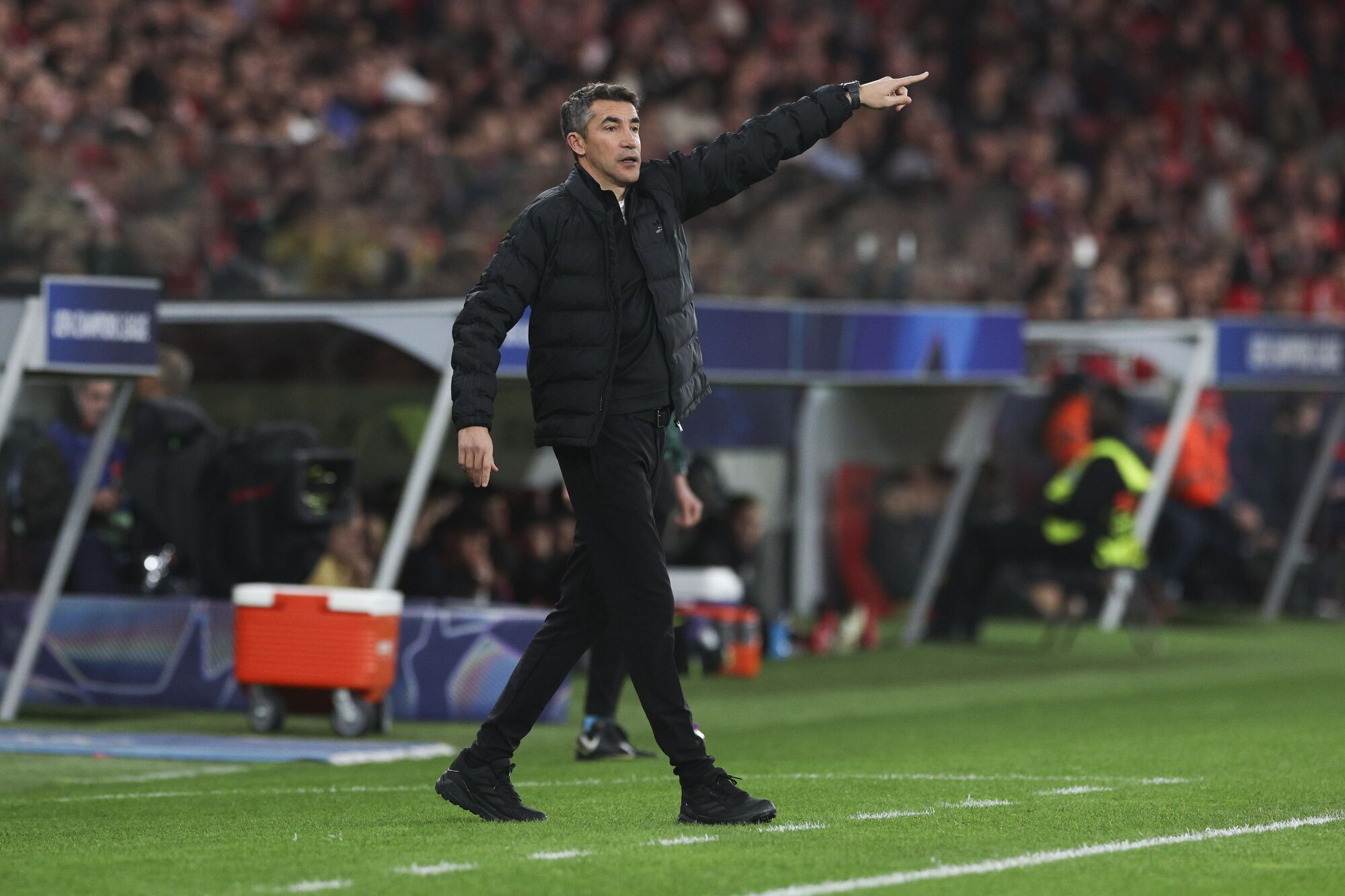 Lisbon (Portugal), 01/21/2025.- Benfica`s head coach Bruno Lage during their UEFA Champions League soccer match against Barcelona held at Luz Stadium in Lisbon, Portugal, 21 January 2025. (Champions League, Lisbon) EFE/ EPA/MIGUEL A. LOPES