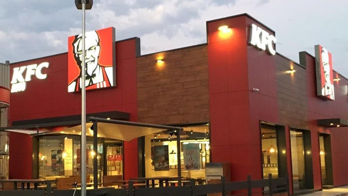 PATATAS GRATIS KFC HOY | KFC regala patatas gratis hoy durante todo el día: estos son los restaurantes