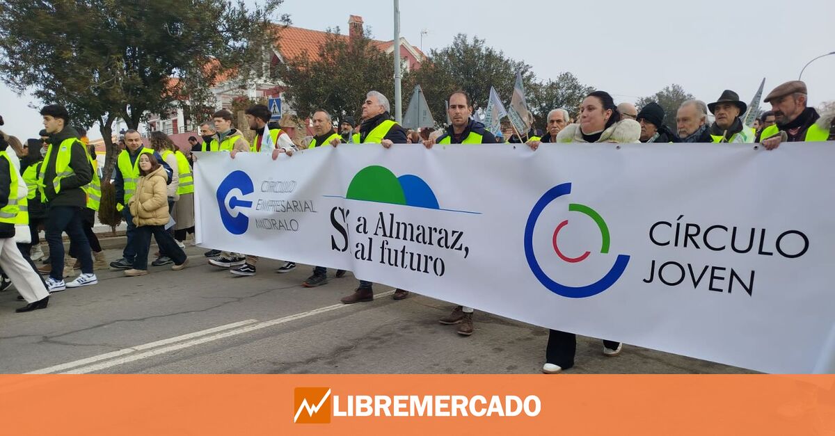 La realidad de los jóvenes que trabajan en Almaraz: «En caso de cierre debería buscar empleo lejos de casa»