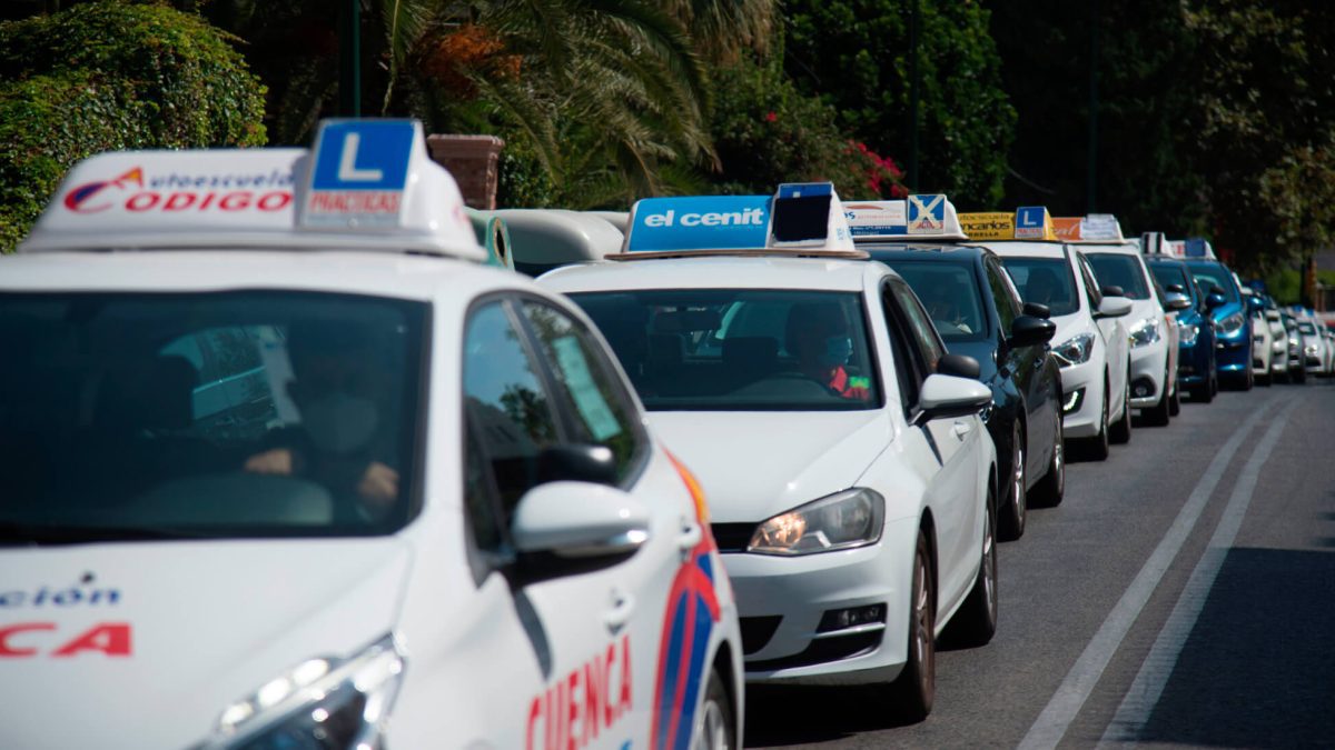 ¿Adiós a las autoescuelas? El cambio revolucionario por el que sacarse el carnet de conducir sería mucho más barato