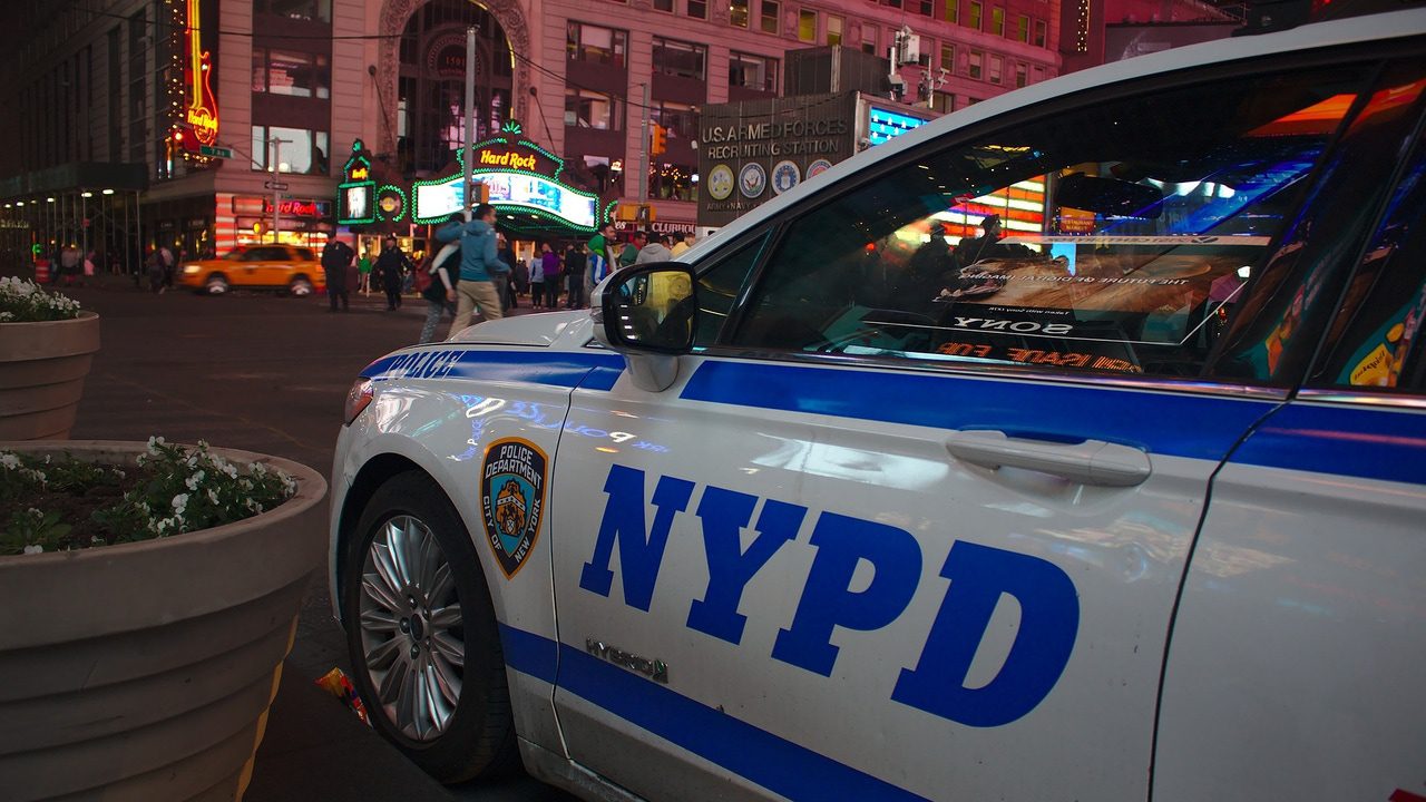 Al menos diez personas heridas en un tiroteo frente a un club nocturno en Nueva York