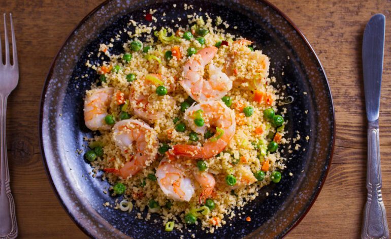 Coli-arroz chino con gambas, el plato delicioso y sano para los que se resisten a la coliflor