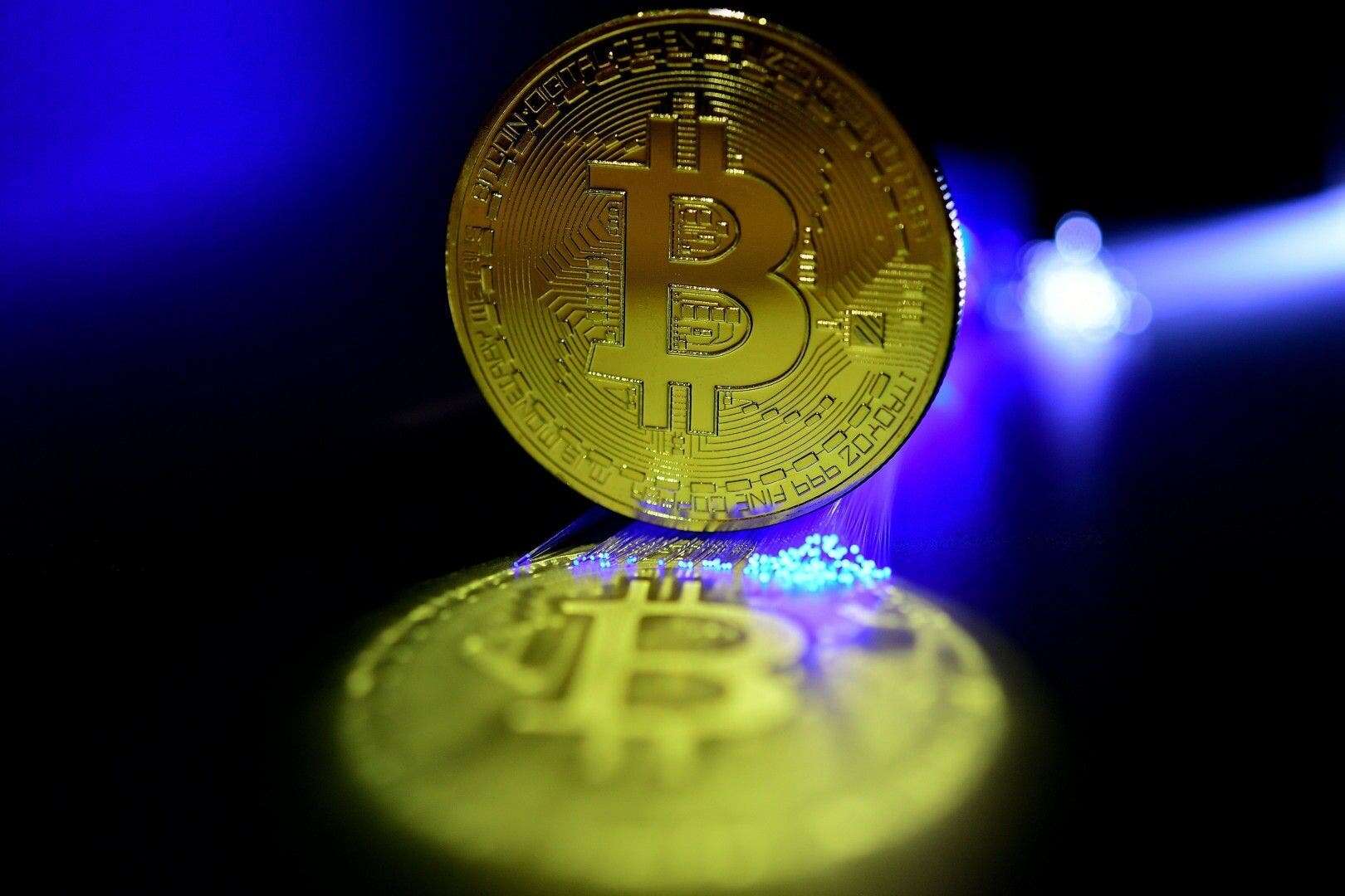 Bitcoin cae por debajo de los 100.000 dólares