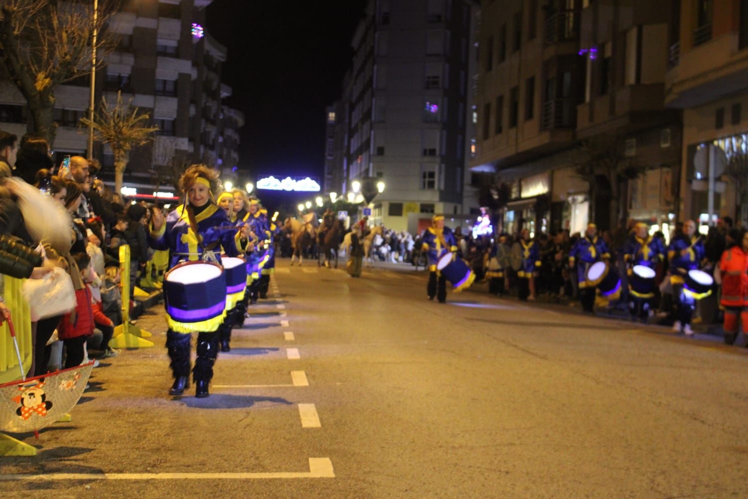 Así fueron las cabalgatas en Mieres y Langreo