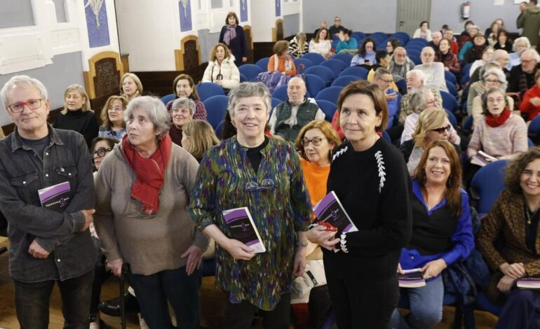 María José Capellín presenta el libro «Transgresoras» en el Antiguo Instituto de Gijón