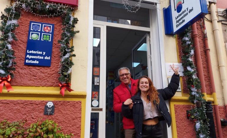 La suerte sobrevuela Navia con un décimo del segundo premio del Niño: «Hace mucha ilusión»