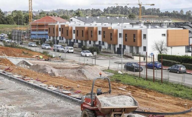 Los concejos asturianos celebran «volver a ver grúas» y encuentran un filón de ingresos con el «boom» de la vivienda