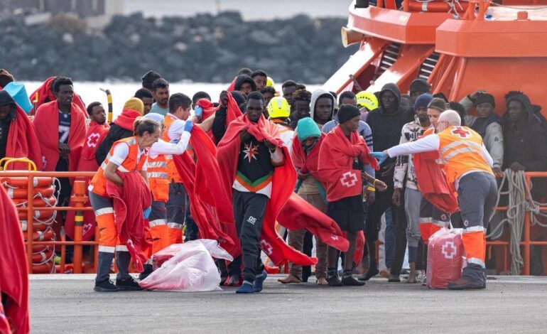 Canarias solo recibe 8 de cada 100 euros de la UE para atender a 73 de cada 100 migrantes que llegan a España