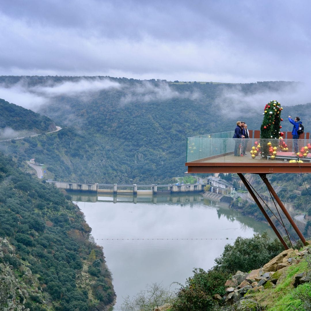 Mirador sobre la presa de Miranda do Douro en un día de Navidad, Tras-os-Montes, Portugal