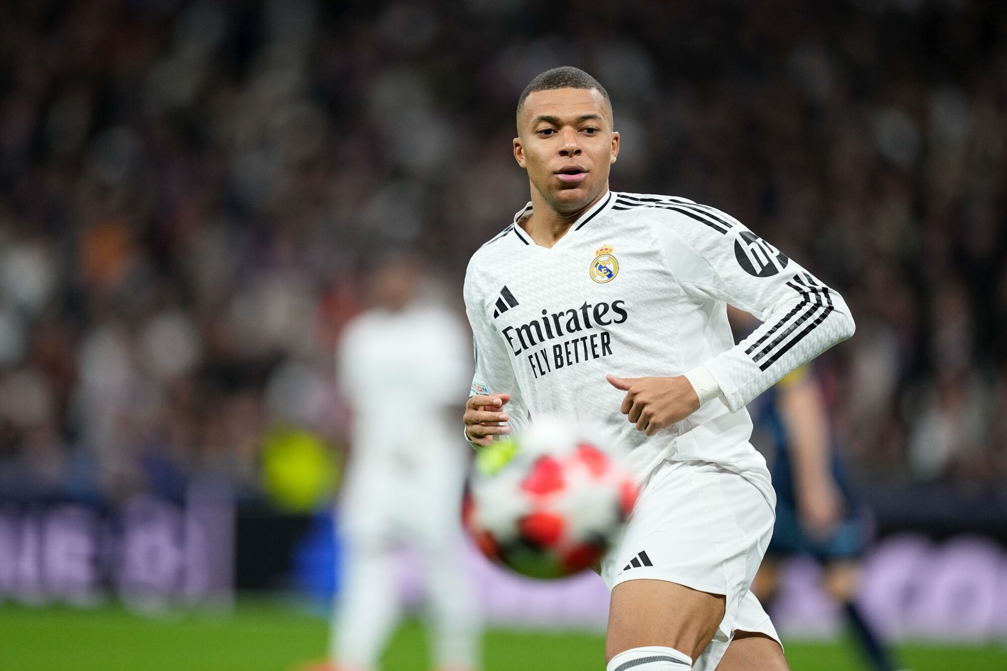 Kylian Mbappé del Real Madrid en acción durante el partido de la fase MD7 de la Liga de Campeones de la UEFA 2024/25 entre el Real Madrid y el RB Salzburg en el estadio Santiago Bernabeu el 22 de enero de 2025 en Madrid, España. AFP7 22/01/2025 SÓLO PARA USO EN ESPAÑA. Oscar J. Barroso / AFP7 / Europa Press;2025;FÚTBOL;ESPAÑA;DEPORTE;ZSOCCER;ZSPORT;Real Madrid v RB Salzburg - UEFA Champions League 2024/25 Fase Liga MD7;