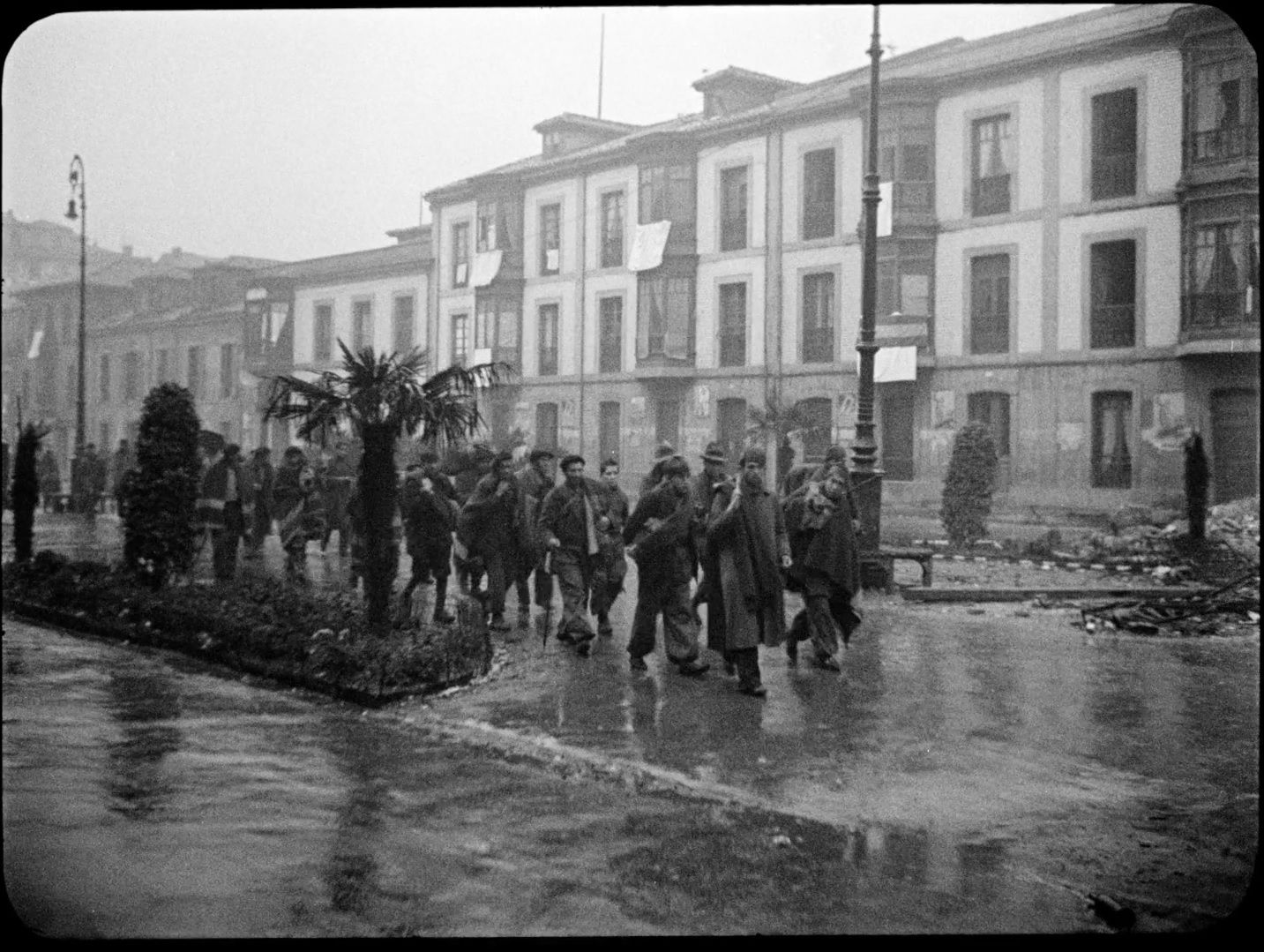 La entrada en Gijón de las tropas nacionales. 27 de octubre de 1937