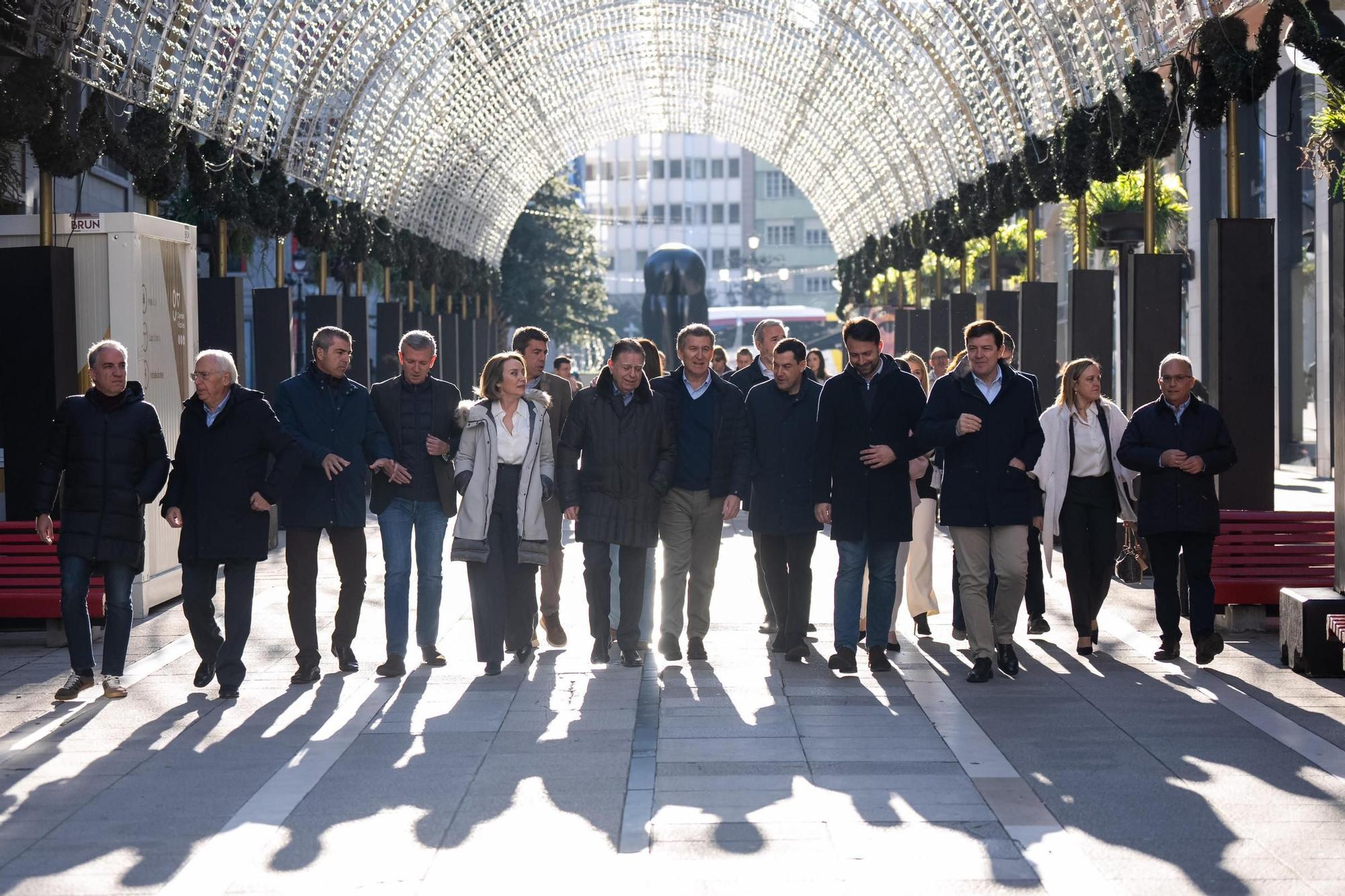 Feijóo clausura junto a Álvaro Queipo en Oviedo el acto de presentación de la 'Declaración de Asturias'