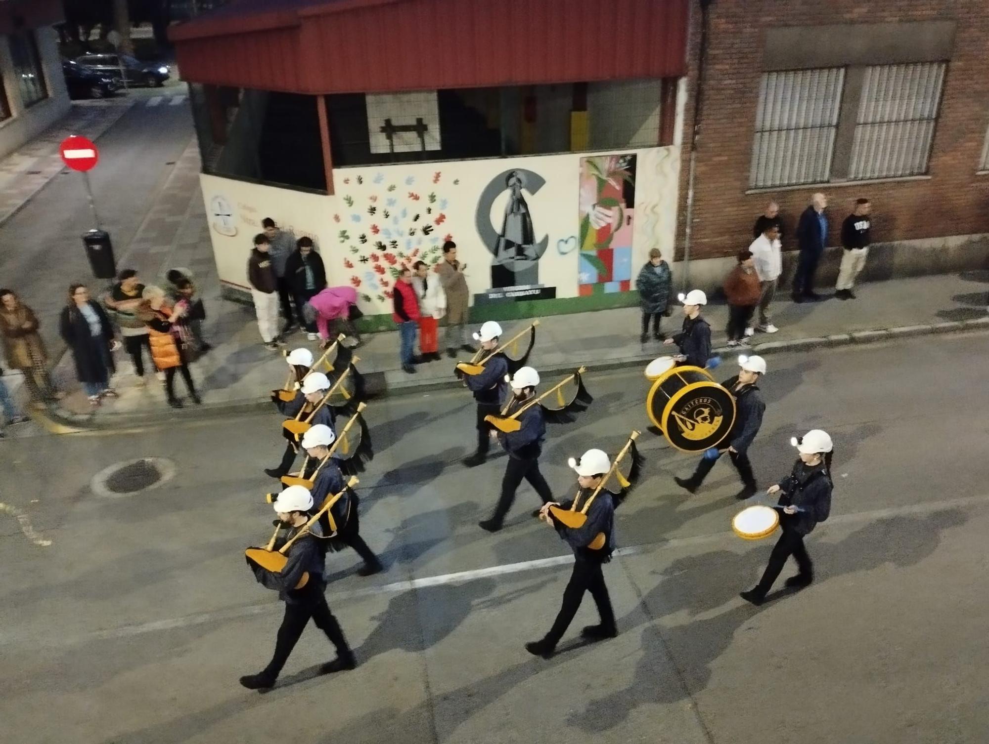 Así fueron las cabalgatas en Mieres y Langreo